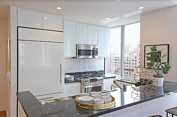 2nd image of 4630 Center Blvd APT 1404