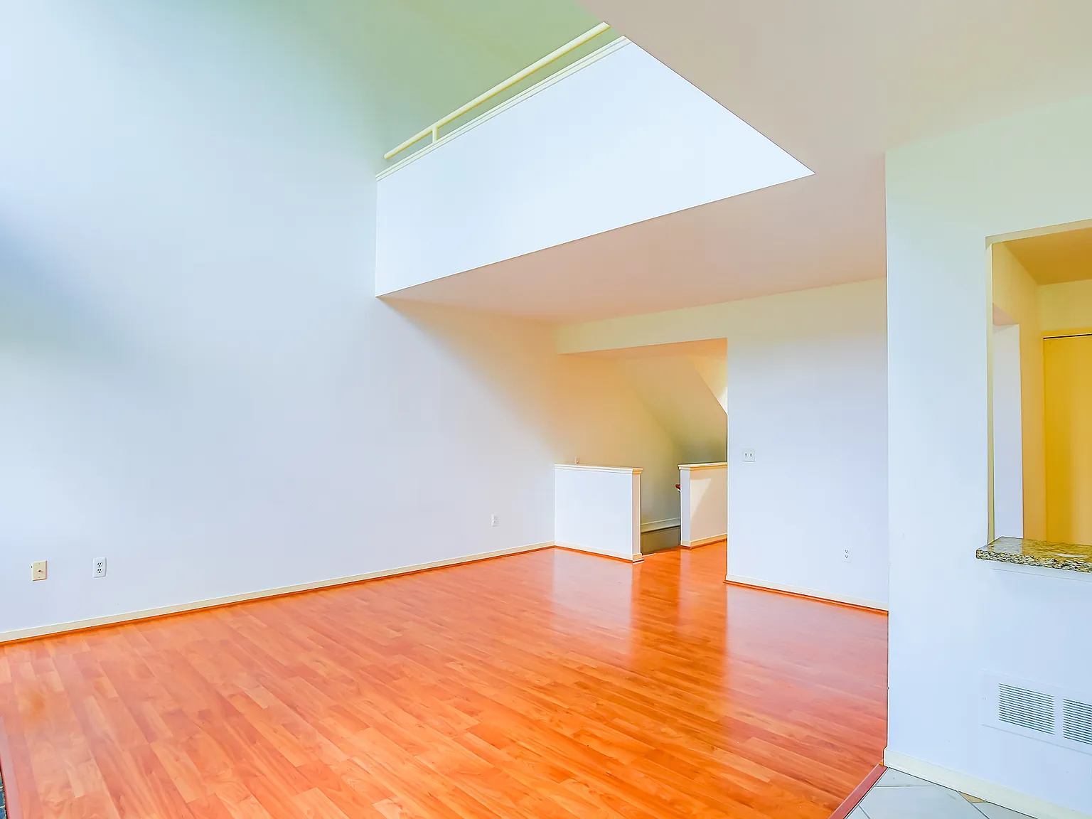716 Eton Ct — Photo 3