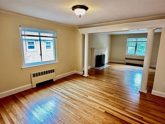 3rd image of 27 Heath St