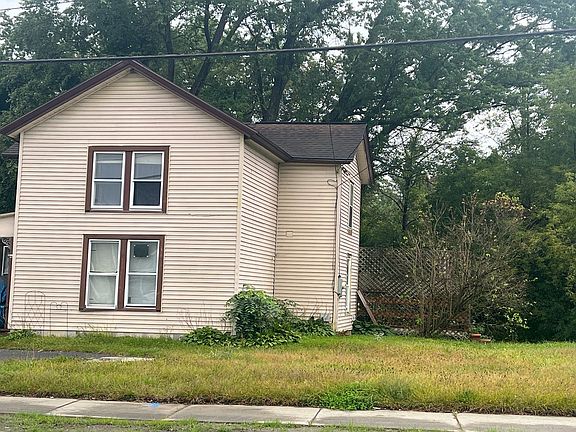 2nd image of 111 River St