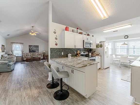 2nd image of 6042 Seagull Ln