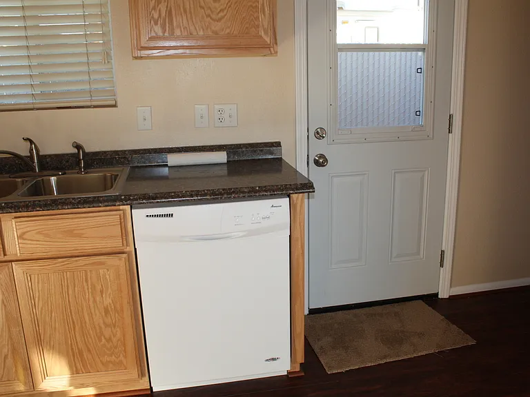 1421 S Reata Ave — Photo 5