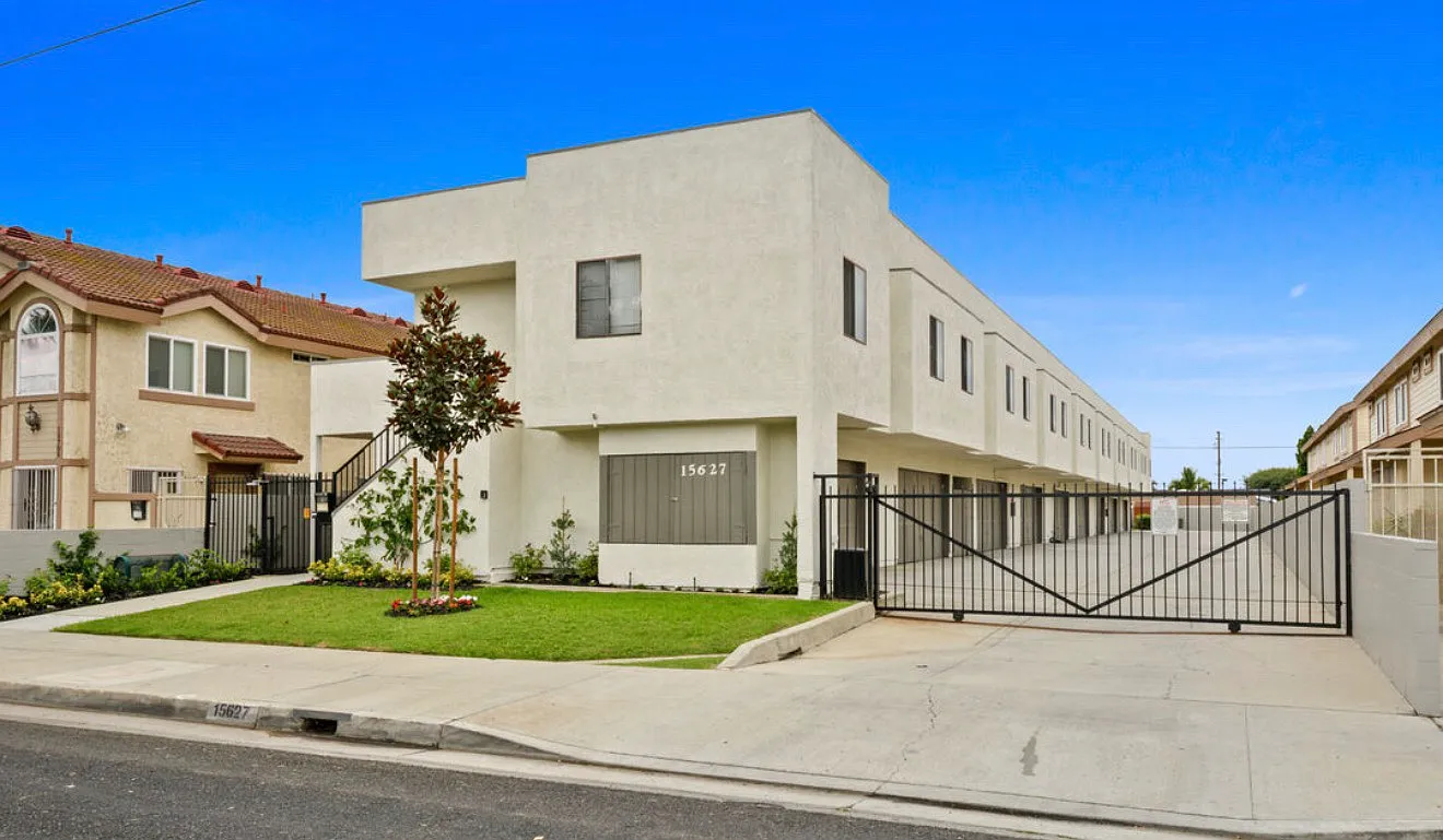 2 bed, 775 sqft, $2,500 — Photo 3
