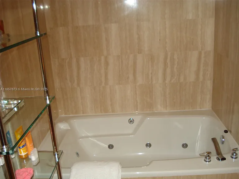 3600 Yacht Club Dr #1503 — Photo 38