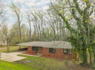 1208 S Main St, Lindale, TX 75771