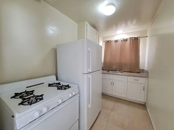 5165 1/2 Santa Monica Blvd #B, Los Angeles, CA 90029