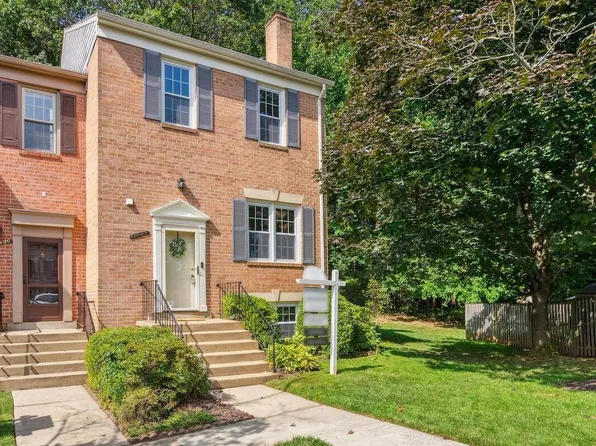 10448 Malone Ct, Fairfax, VA 22032