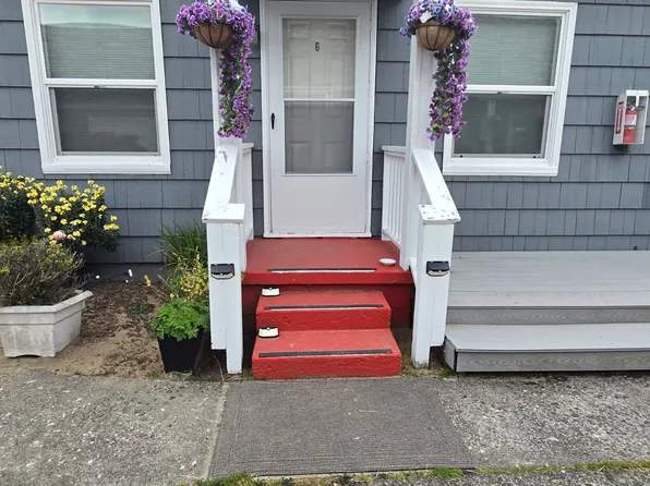 711 16th Ave #6, Seaside, OR 97138