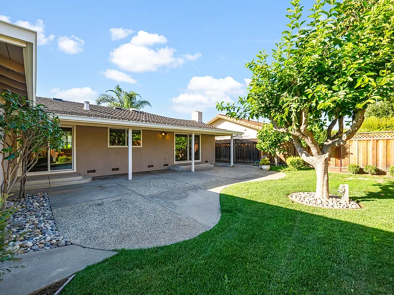 1534 Robsheal Dr — Photo 15