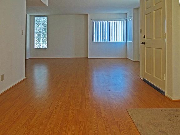 3rd image of 518 Salem St APT 7