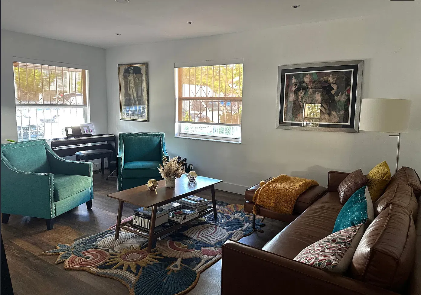 3 bed, 1990 sqft, $3,950 — Photo 1