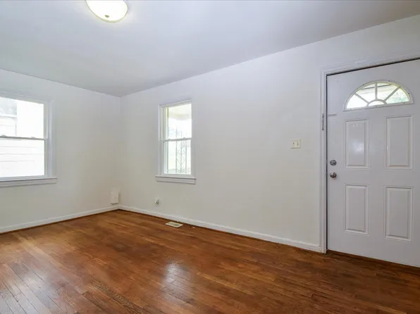 549 36th St NW, Roanoke, VA 24017