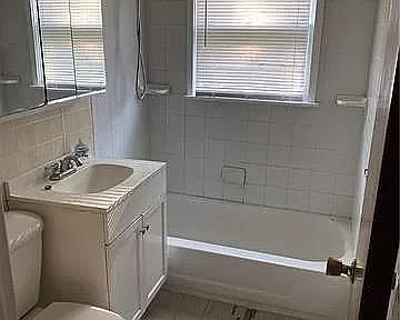 5th image of 2719 N 61st Ter