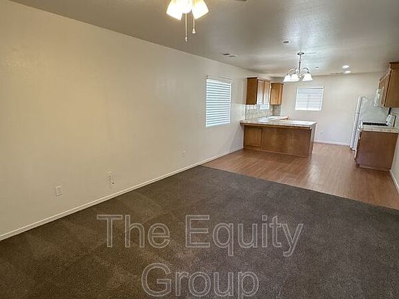 4th image of 2931 N Crowe St