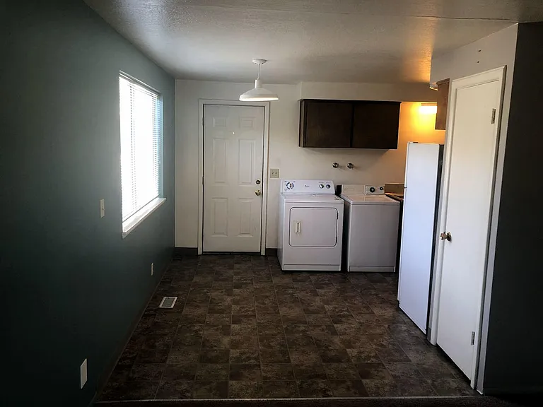 1308 W Howe St — Photo 10