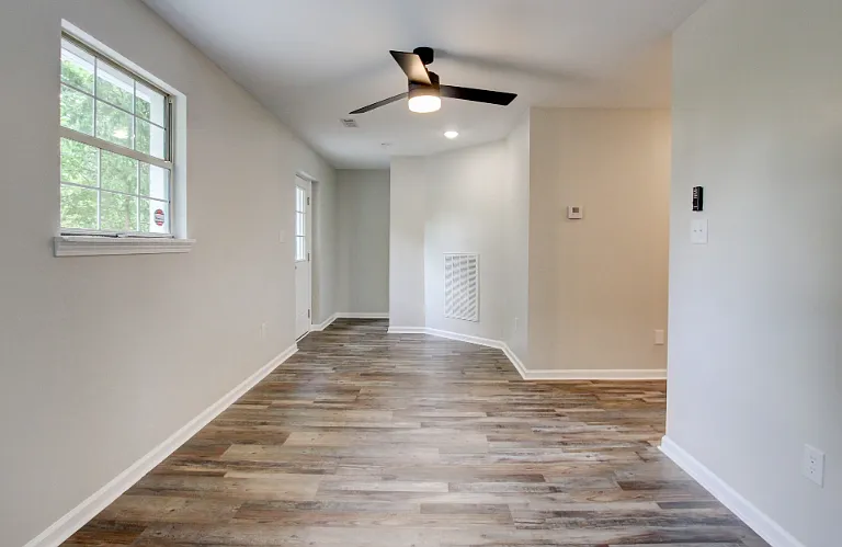 2024 Lintwood Dr — Photo 10