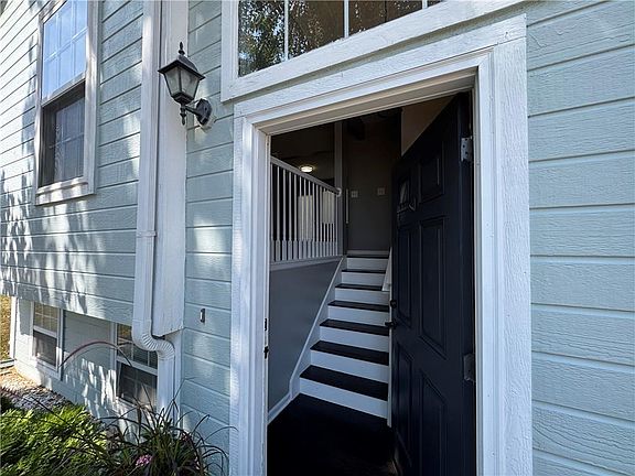 4th image of 501 SE Chase Ct