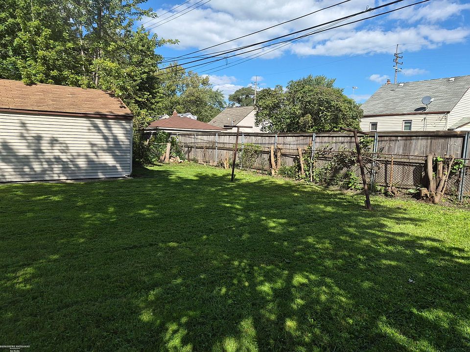 20806 Helle Ave, photo 23