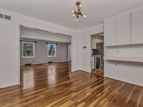 3rd image of 5817 Bayberry Dr