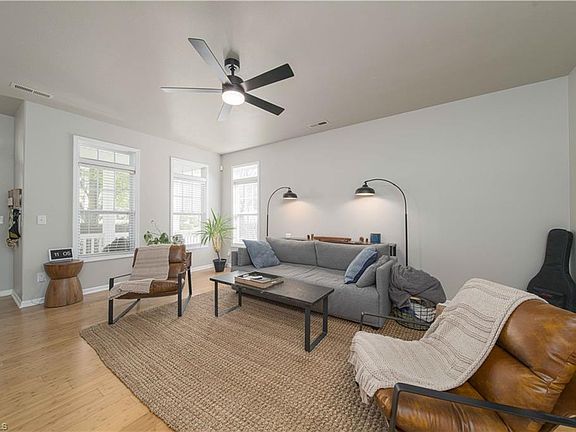 4th image of 118 Sweetwater Cir