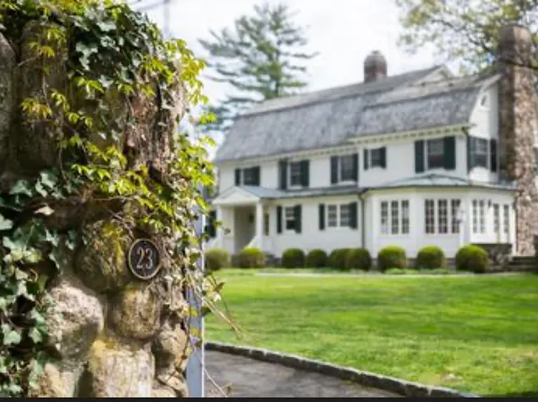 23 Meadow Rd, Riverside, CT 06878