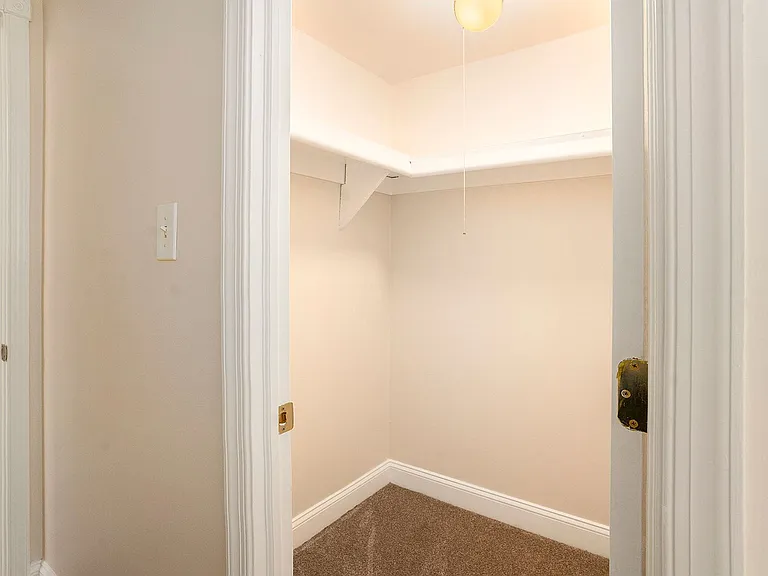 Maple Court Apartments — Photo 55