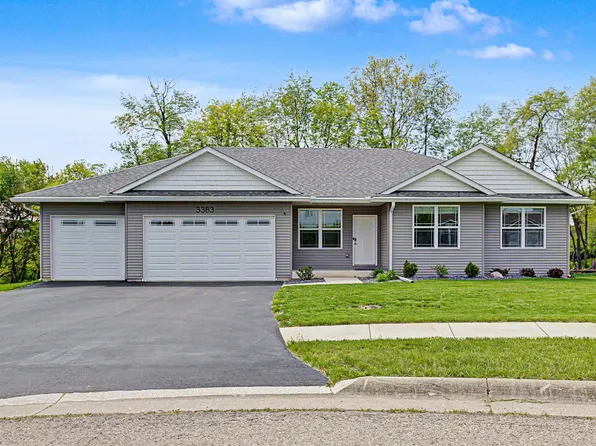 3383 Daren Dr, Freeport, IL 61032