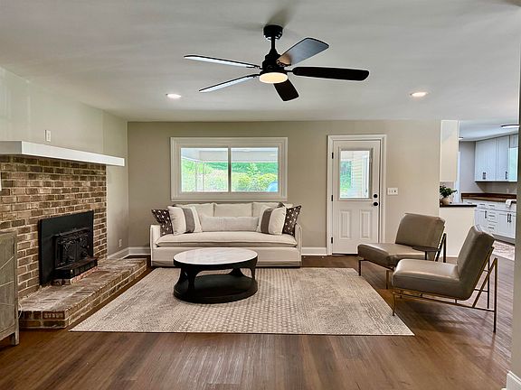 4th image of 2465 Lagrange Rd