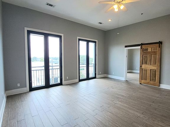 4th image of 4525 Freret St #307