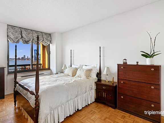 5th image of 99 Battery Pl APT 15F