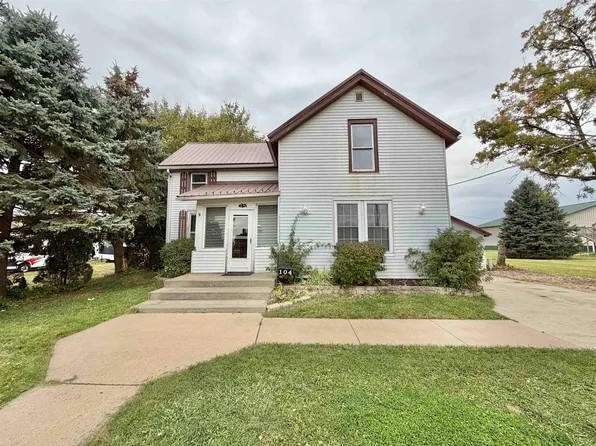 104 N Elm St, Davis Junction, IL 61020