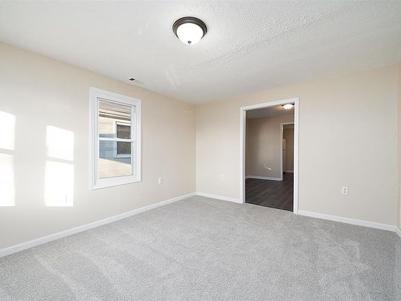 4th image of 717 Poindexter St
