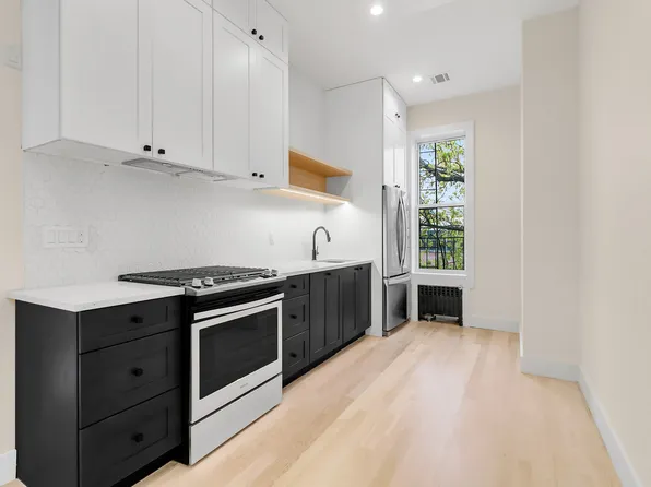 110 Calyer Street image 1 of 8