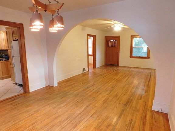 3rd image of 1620 E 8th St