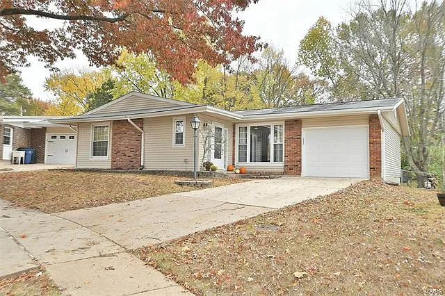 161 Chinon Dr photo 1