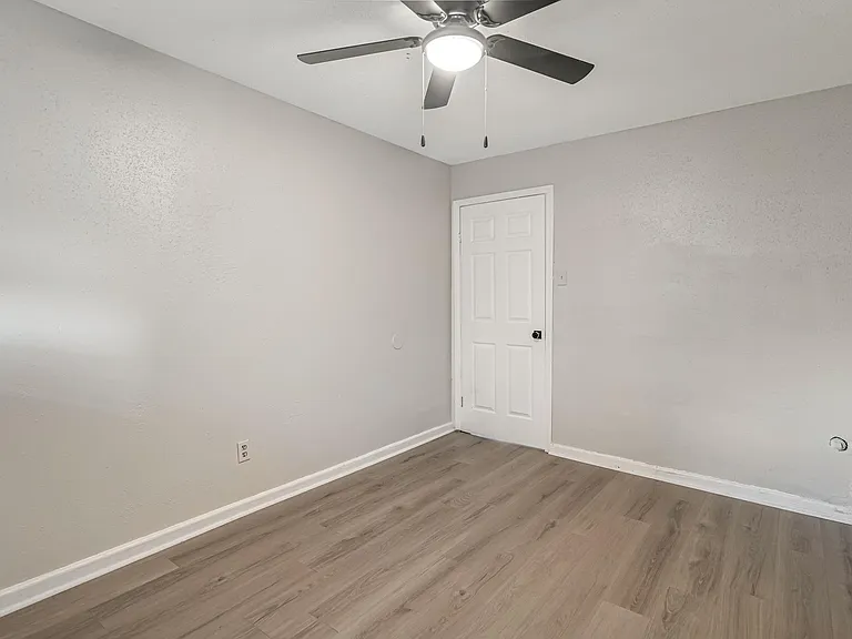 4720 Carmen St #A — Photo 13