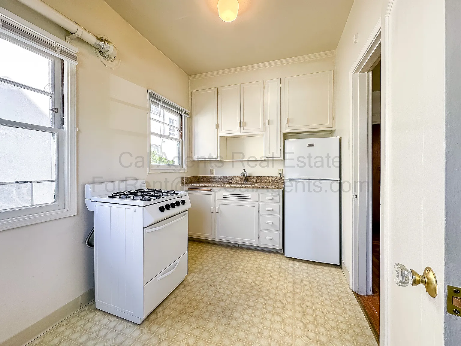 Studio, 354 sqft, $1,850 — Photo 3