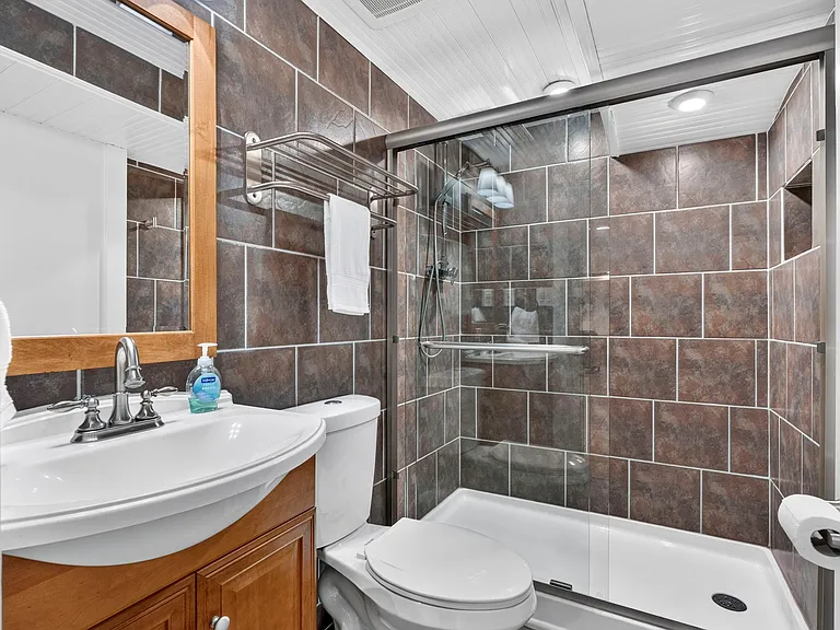 630 Lamplight Ln — Photo 47