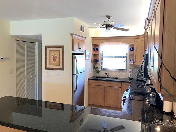 3rd image of 3939 Ocean Dr