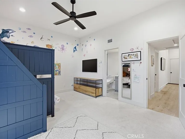 1506 Wollacott St — Photo 19