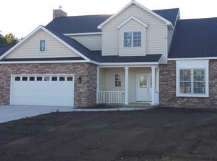 6189 Lara Ln, Stevensville, MI 49127