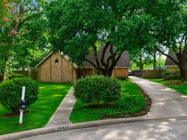10411 Summerhill Dr, Houston, TX 77070