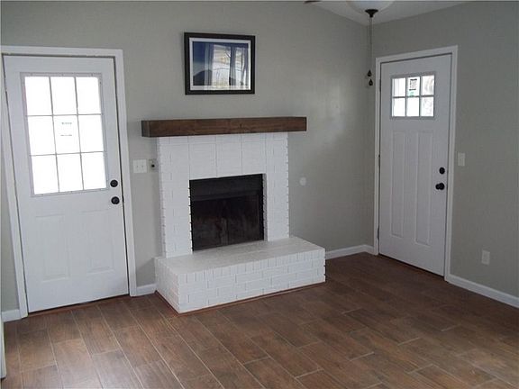 3rd image of 208 E Adobe St