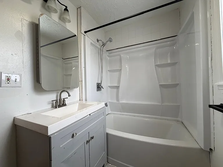 26 Abbott St — Photo 15