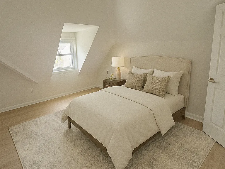 13 Vermont Ave — Photo 16