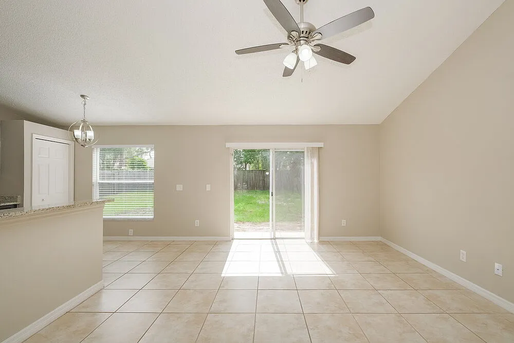 3 bed, 2.0 bath, 1349 sqft, $2,970 — Photo 3