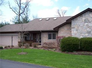 1541 Juniper Ct, Hermitage, PA