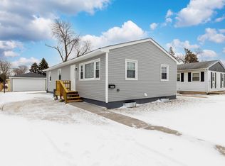 1616 Wilcox St, Crest Hill, IL 60403