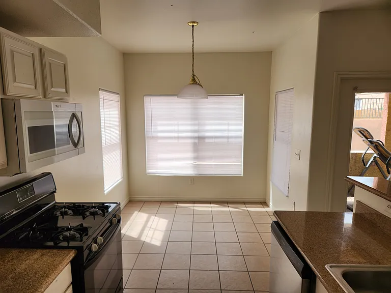 Sunrise Park Condominiums — Photo 53