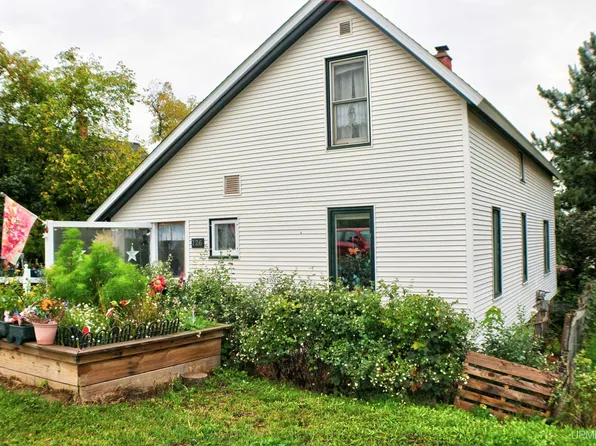 726 N Lincoln Dr, Hancock, MI 49930